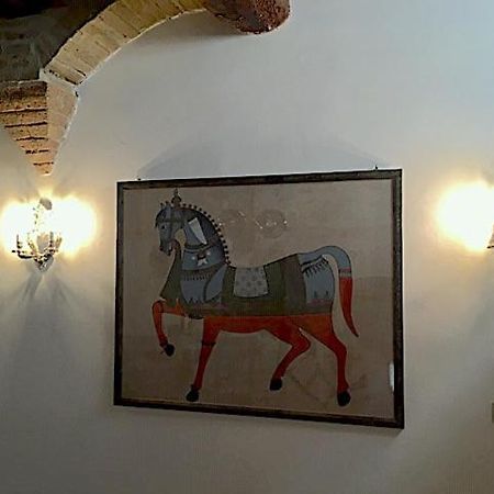 Ferienwohnung L'Arco Romano Foligno Exterior foto