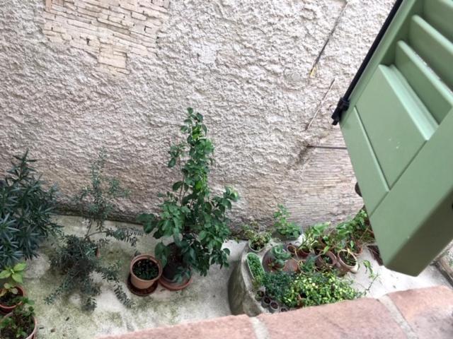Ferienwohnung L'Arco Romano Foligno Exterior foto