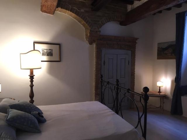 Ferienwohnung L'Arco Romano Foligno Exterior foto